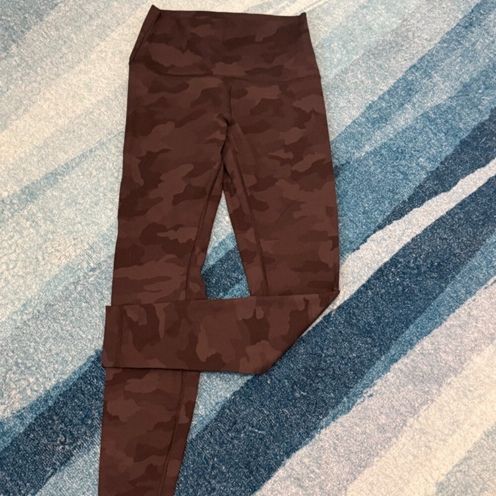 Lululemon Wunder Under High Rise 25" tight, Luxtreme, NWOT, Size 8, Camo